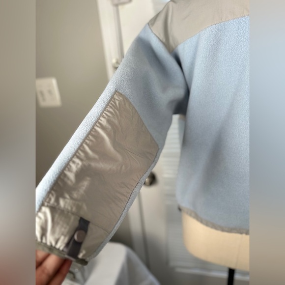 The North Face  Blue/Gray Jacket (Size Youth/Junior Large) - Picture 5 of 15